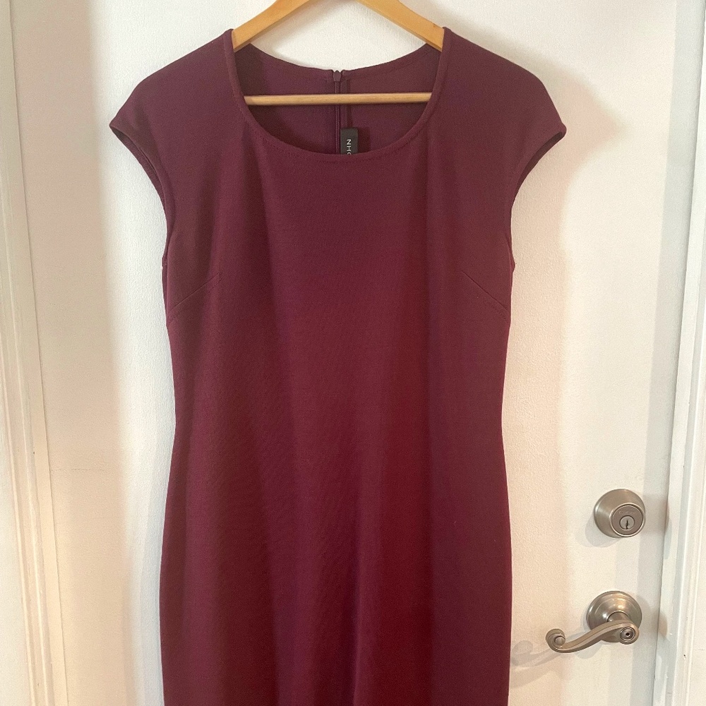 St. John Collection Plum Milano Knit Wool Blend Cap Sleeve Sheath Dress Size 8